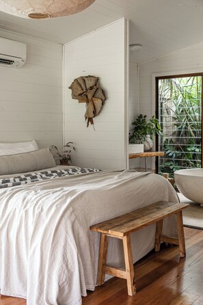 1 chambre, fer et planche à repasser, Wi-Fi, literie fournie