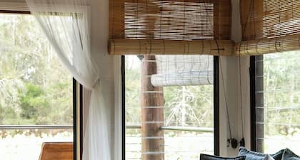 Hunter Valley Couples Retreat - Boathouse 4, Bathhouse 4 at Leaves and Fishes