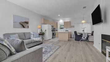 Smart TV, fireplace