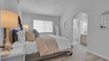 2 bedrooms, desk, iron/ironing board, free WiFi