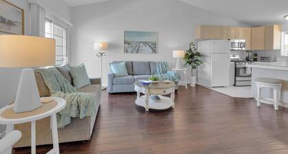 Bright, Spacious 2BD/2BA in the Heart of Hillcrest