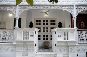 Exterior - VILLA 33 Bed & Breakfast (New Delhi)