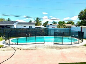 Pool - Miami Pool house Oasis  (Miami Gardens)