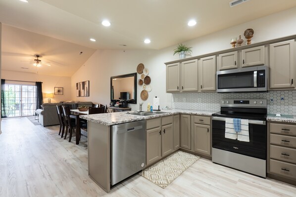 Fridge, microwave, oven, stovetop - 1BR ~ Elevator Accessible ~ Center Of Branson ~ FREE TICKETS INCLUDED! (RL8-11A) (Branson)