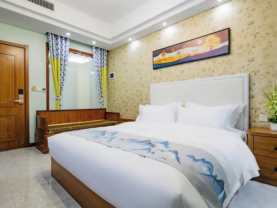 Una scrivania, postazione laptop, Wi-Fi gratuito, lenzuola