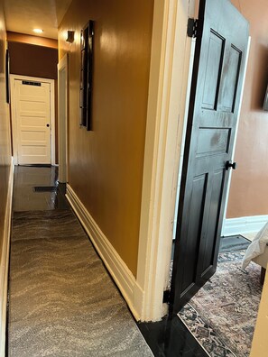 Interior - Modern & Spacious minutes from town, UPMC Hospitals, Universities & PPG Arena! (Pittsburgh)