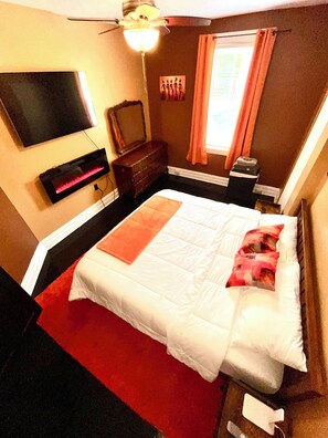 2 bedrooms, desk, iron/ironing board, free WiFi