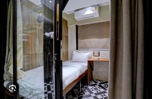 Unclassified image, 4 of 10, button - Tokyo Stay Hostel (Mumbai)