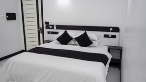 Desk - Sunset Beach Stay (Mathiveri)