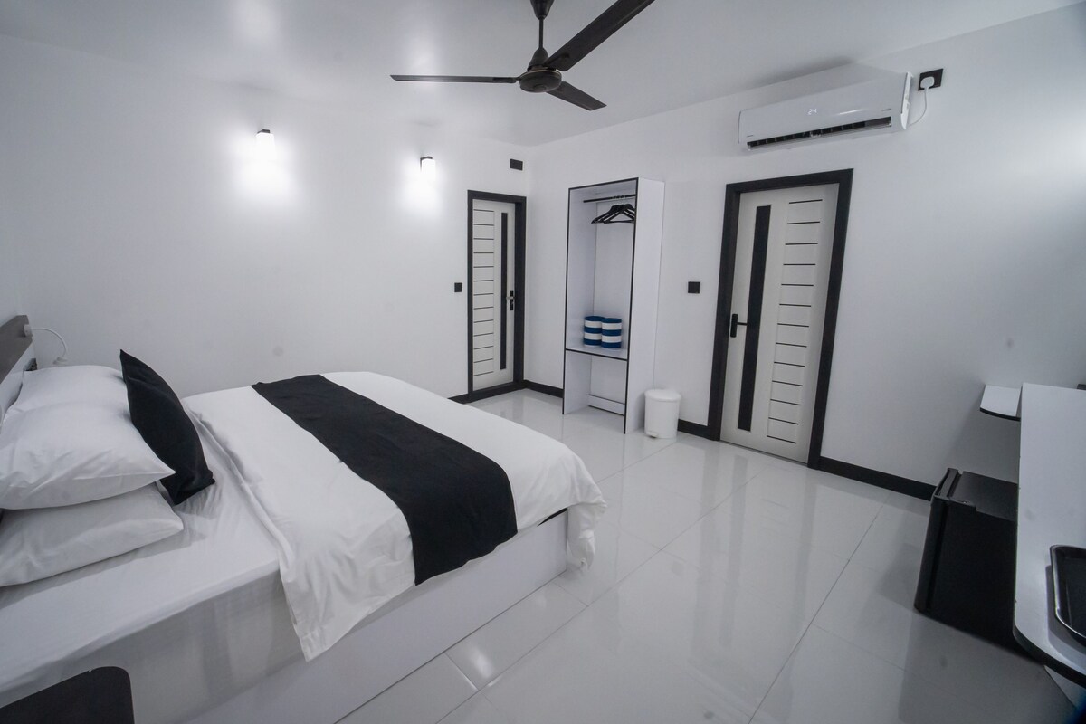 Deluxe Balcony Room