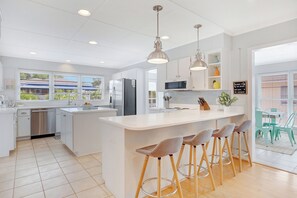 Fridge, microwave, oven, stovetop - Walk to Beach | Arcade | HomeTheater | Pool Access (Tybee Island)