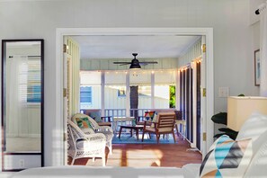 4 bedrooms, iron/ironing board, free WiFi, bed sheets - Walk to Beach | Arcade | HomeTheater | Pool Access (Tybee Island)