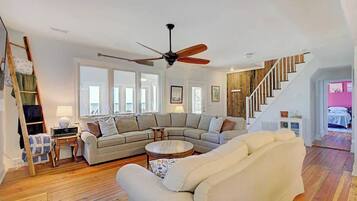 TV, fireplace, stereo