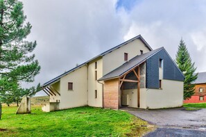 Exterior - Les Jonquilles - Apartment for 8 people with garden and 3 bedrooms (Besse-et-Saint-Anastaise)