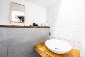 Dusch, hårtork och bidé