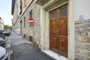 Exterior detail - Spacious 3 Bedroom in Residential Area (Firenze)