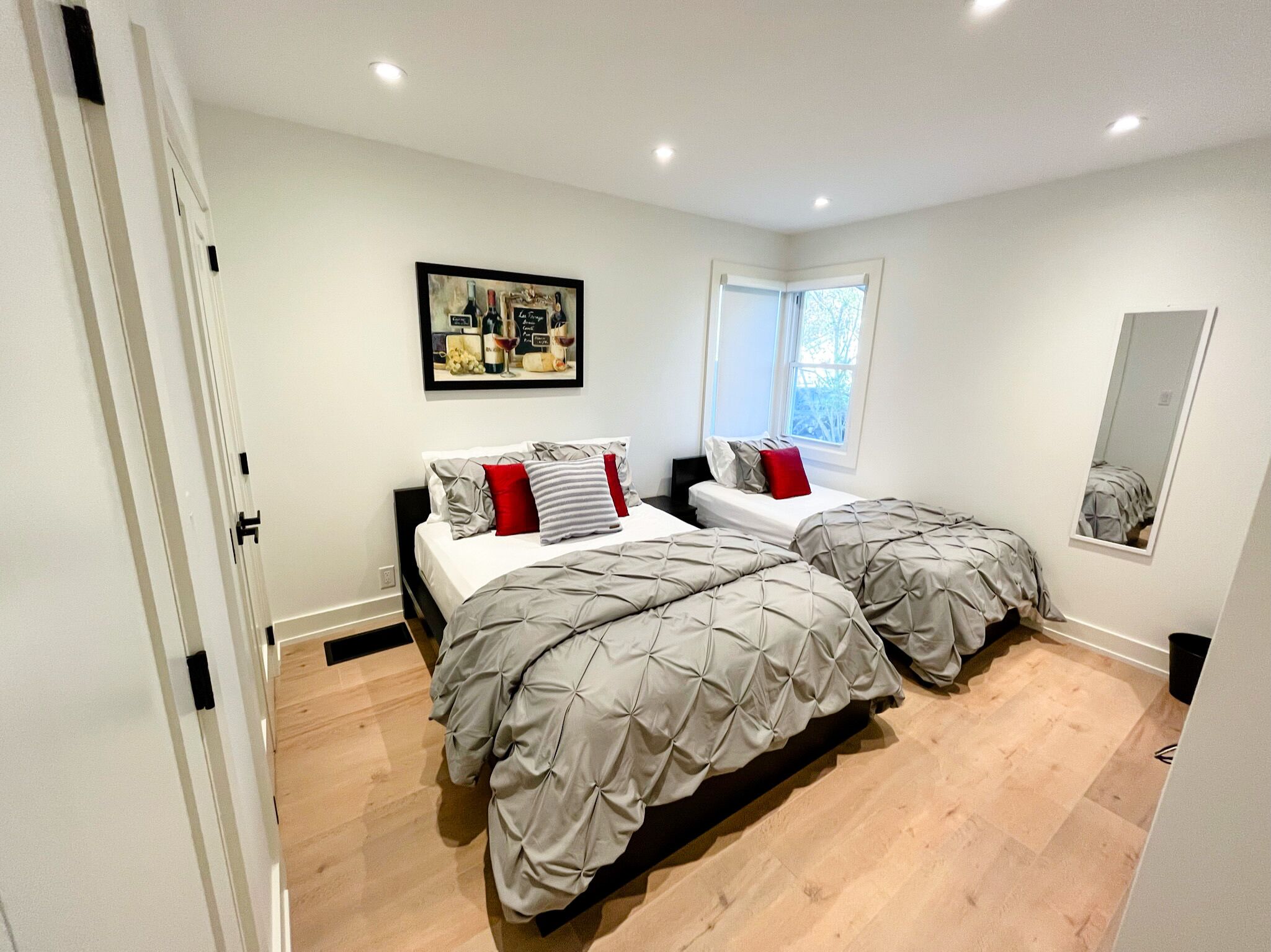 2 makuuhuonetta, silitysrauta/-lauta, vauvan matkasänky, Wi-Fi