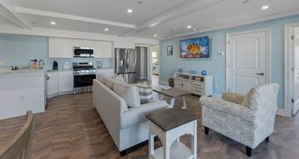 Party Headquarters in the Middle of the Entertainment with the beach steps away!