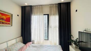 Deluxe Apartment, City View | 1 bedroom, desk, laptop workspace, free WiFi