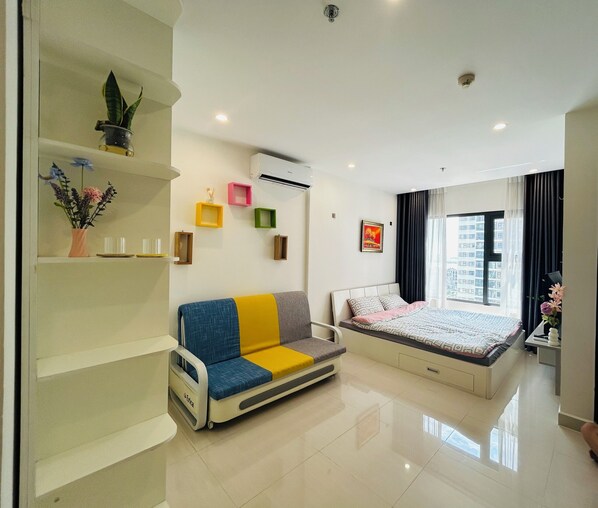 Departamento Deluxe, vista a la ciudad | 1 habitación, escritorio y espacio para trabajar con laptop 