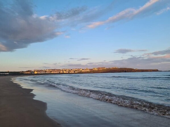 On the beach - Dunluce Green 1 ~ High-Finish Luxury beside Beach (Portrush)