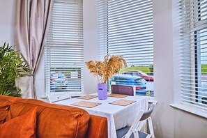 Dining - Dunluce Green 1 ~ High-Finish Luxury beside Beach (Portrush)