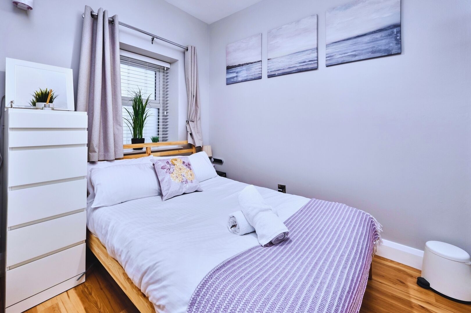 2 bedrooms, desk, iron/ironing board, travel crib