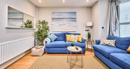 Charming Portrush Harbour Apartment