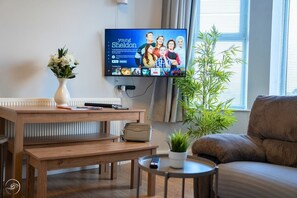 スマートテレビ、書庫、ステレオ