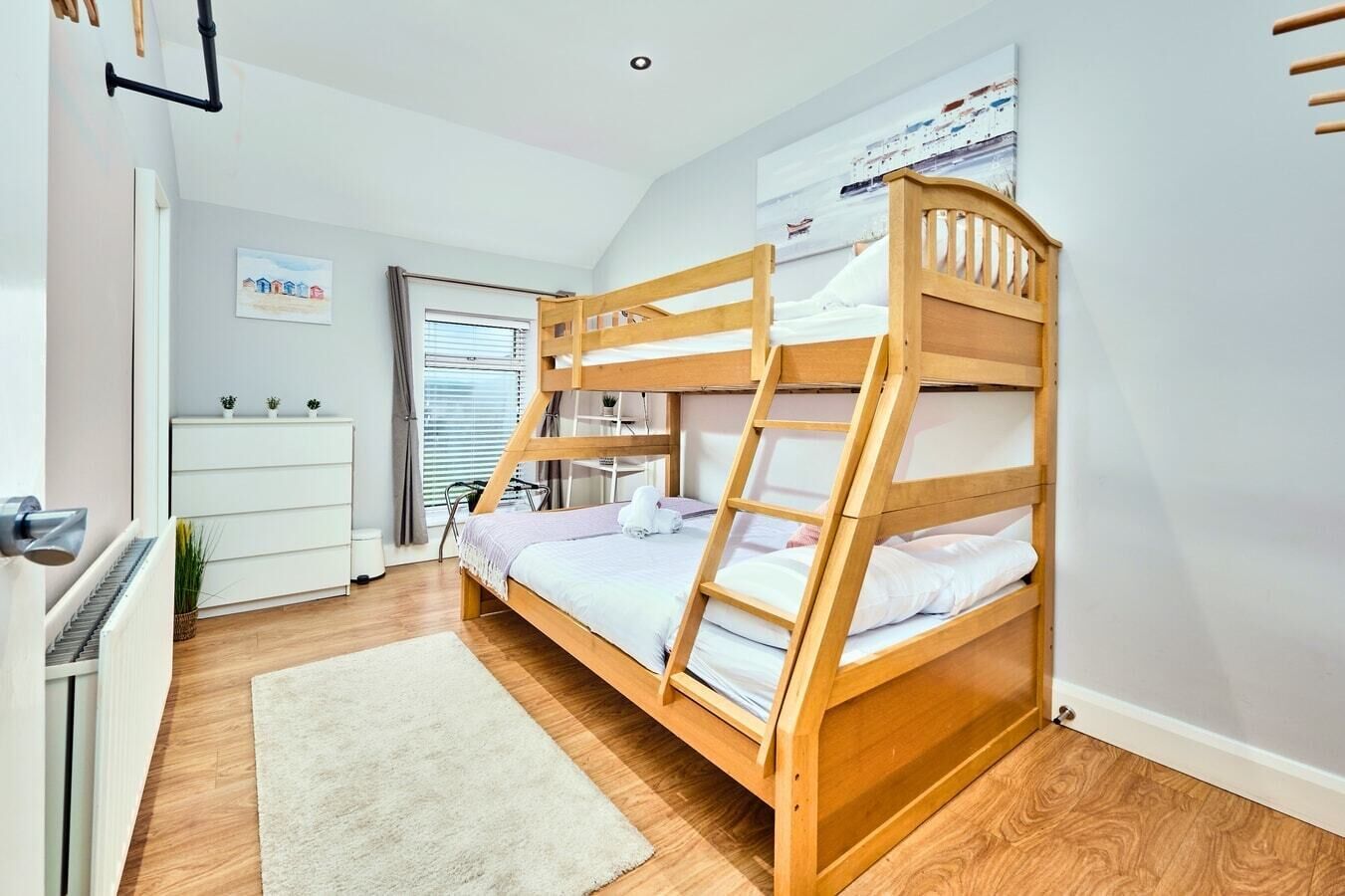 2 bedrooms, desk, iron/ironing board, free WiFi