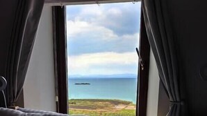 Unclassified image, 2 of 40, button - Seaview Portrush Penthouse Central Apt (Portrush)