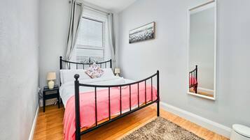 2 soverom, strykejern/-brett, wi-fi og sengetøy