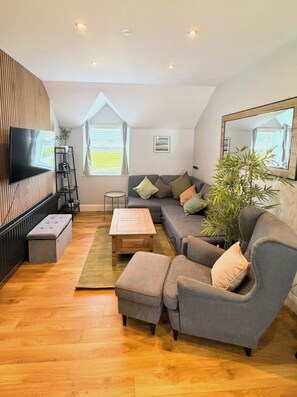 Una Smart TV, libros