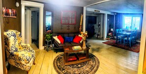 Smart TV, books - Peaceful Mountain View Retreat  (Hancock)