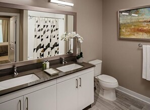 Grand Room | Bathroom
