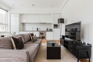 Fernseher, Stereoanlage
