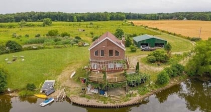 WATERFRONT CABIN