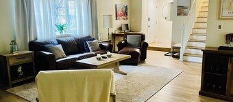 Summit Meadows: outdoor oasis ~ hot tub ~ near town