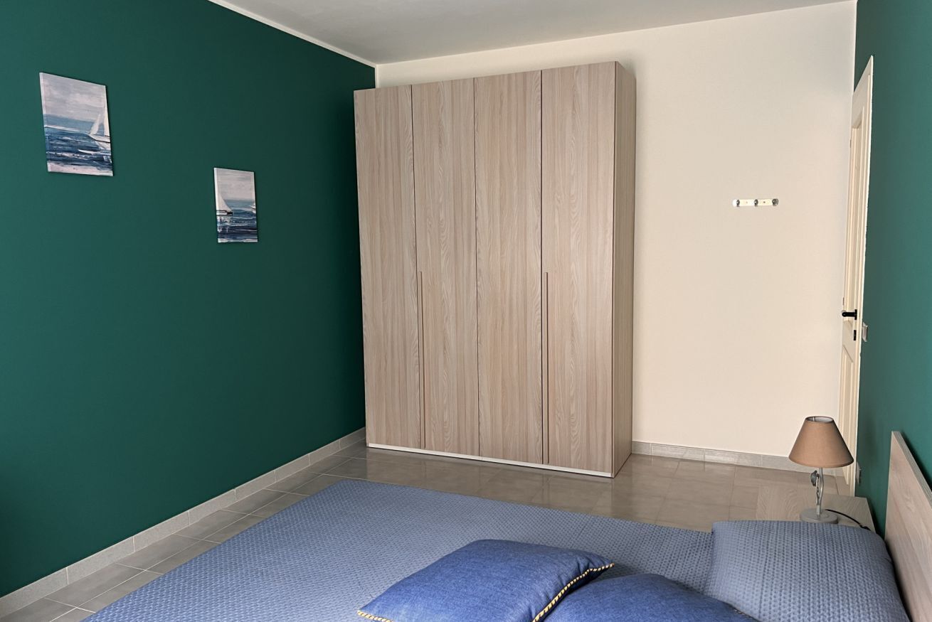 3 chambres, fer et planche à repasser, Wi-Fi, draps fournis