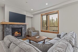 TV, fireplace - Spring Creek Vacations 3 BR Premier Condo 110TM (Canmore)