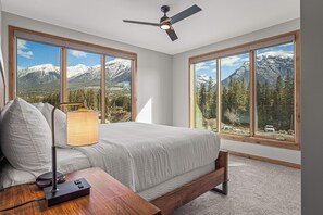 3 室のベッドルーム、アイロン / アイロン台、WiFi、ベッドシーツ