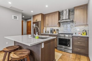 Microwave, oven, stovetop, dishwasher - Spring Creek Vacations 1 BR Condo 211TM (Canmore)