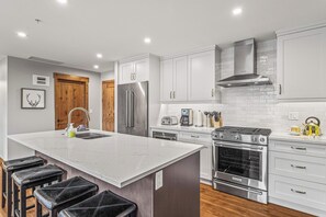 微波炉、烤箱、炉灶、洗碗机