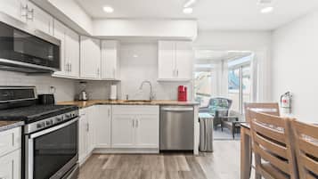 Microwave, oven, stovetop, dishwasher