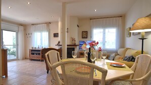 Unclassified image, 4 of 29, button - Lovely vacation home with lush garden and spacious terrace, 1500 meters from Santa Margarita Beach in Roses (Roses)