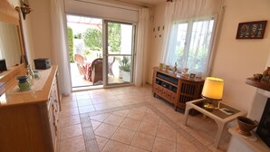 Unclassified image, 2 of 29, button - Lovely vacation home with lush garden and spacious terrace, 1500 meters from Santa Margarita Beach in Roses (Roses)