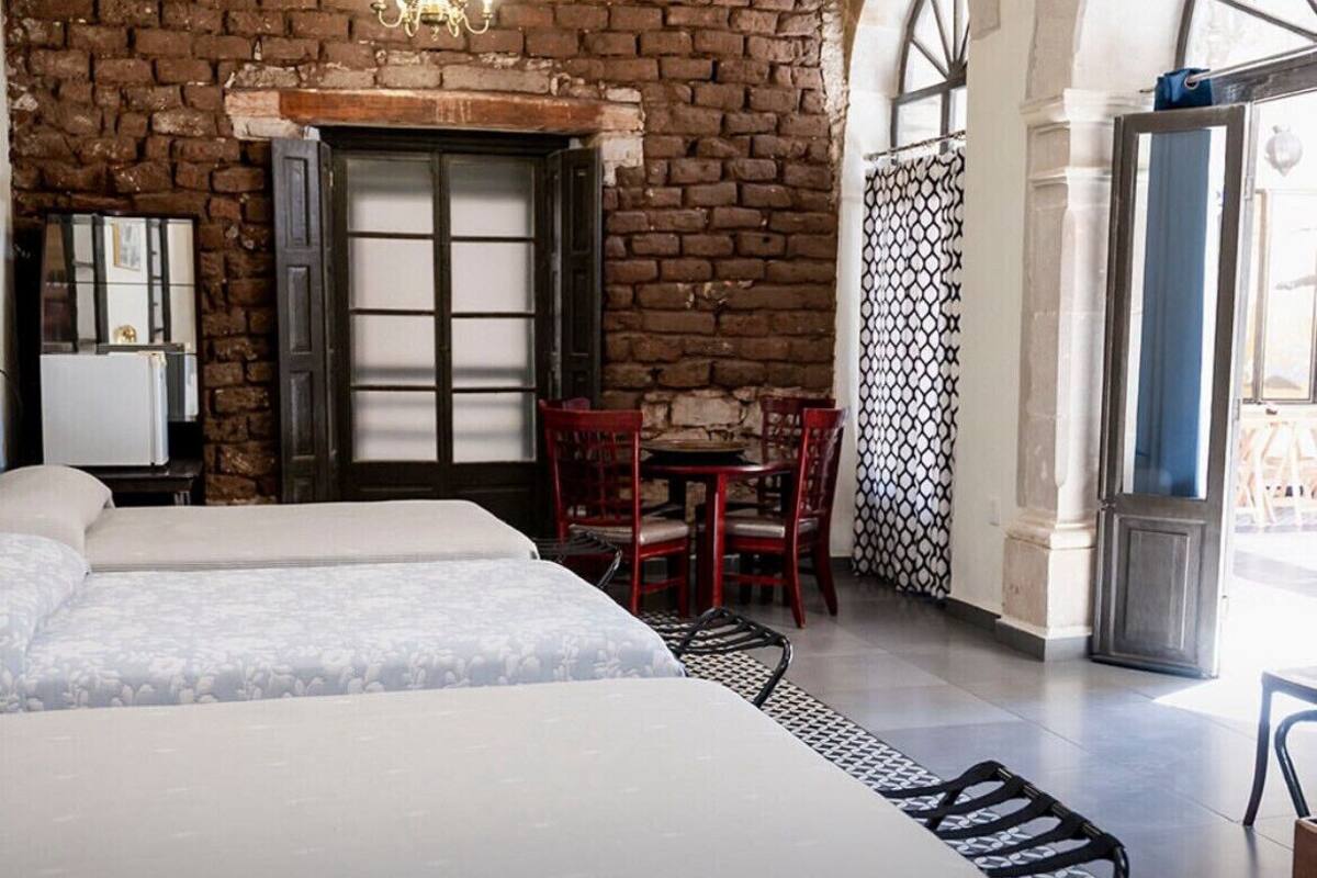 Luxury Triple Room | Free WiFi, bed sheets