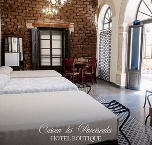 Luxury Triple Room | Free WiFi, bed sheets