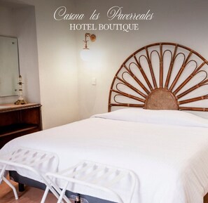Premier Double Room, Courtyard View | Free WiFi, bed sheets - Hotel Boutique Casona Los Pavorreales  (Durango)