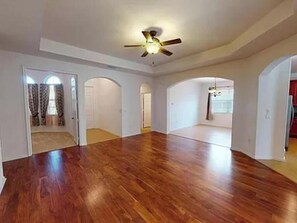 Interior - Clean, homey, spacious home in a gated community with beautiful amenities. (Land O' Lakes)